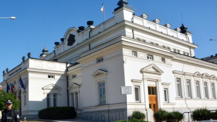 ГЕРБ + БСП = 181 депутати и "рекетьорите" са аут