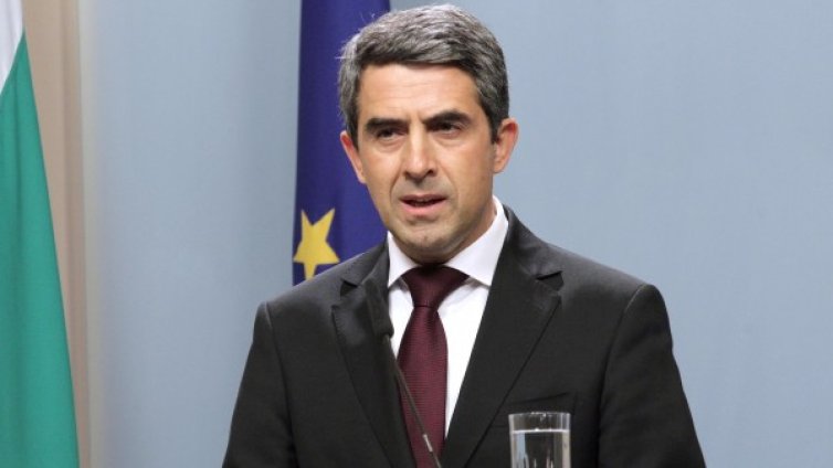 Във война ли са президентът и управляващите? 