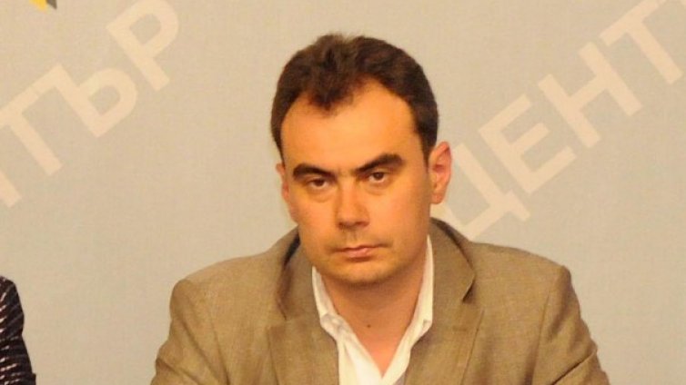 "Авиоотряд 28" не може да изпълнява търговски полети