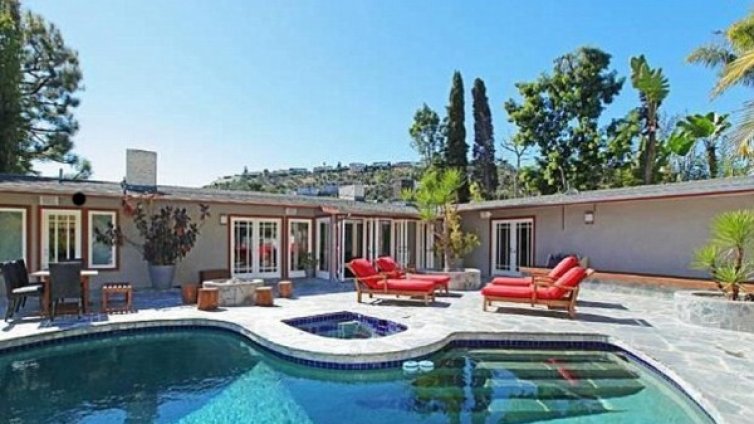 Джо Манганиело си спечели честта да живее в Холивуд Хилс