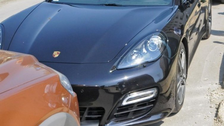 Над ?11 хил. отмъкнати от незаключено "Порше"