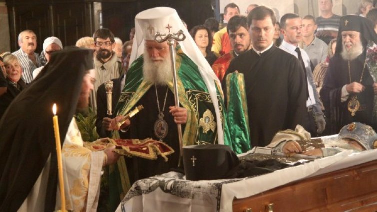 Смъртта на митрополит Кирил е загуба за Варна и църквата ни!