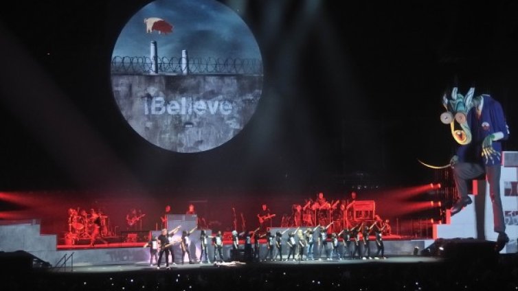 Деца до 10 години ще гледат безплатно „The Wall"