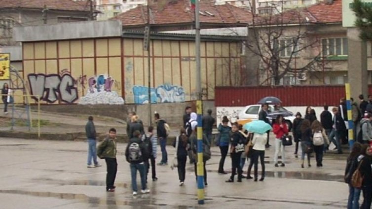 Над 240 хил. българчета напуснали школата за 10 г.
