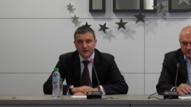 Орешарски манипулира с ДДС-то, скочи Горанов 