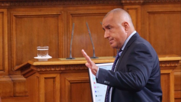Пак чакат Борисов да "долети" на Авиокомисията
