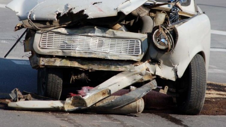 Камион премаза трабант, уби 85-годишен шофьор