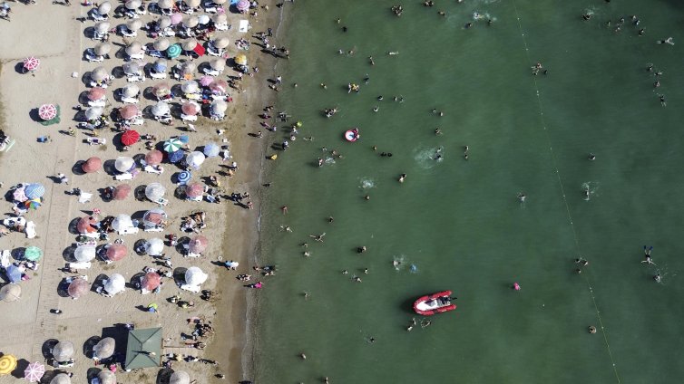  Здравни експерти предупреждават за опасни бактерии по турските плажове