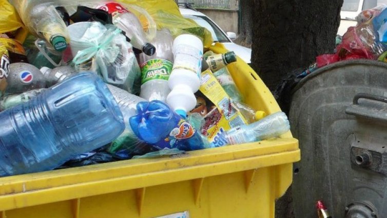 Контейнерите за смет подменени до 2015 г.