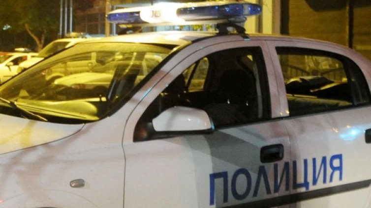 Близък забил ножовете в гърба на бившата стюардеса