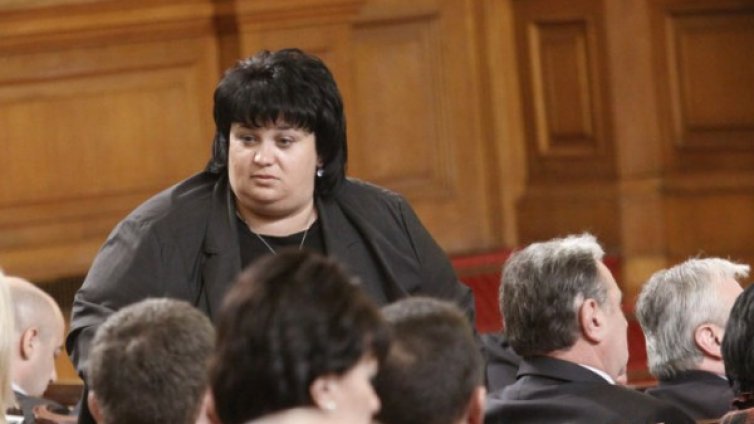 Фидосова сгрешила с опитите за кадруване