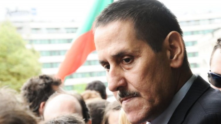 "Не се страхувам да отида на площада с послание от властта"