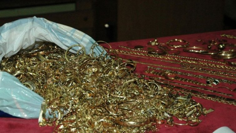 Русенската НАП продаде над 8 кила злато