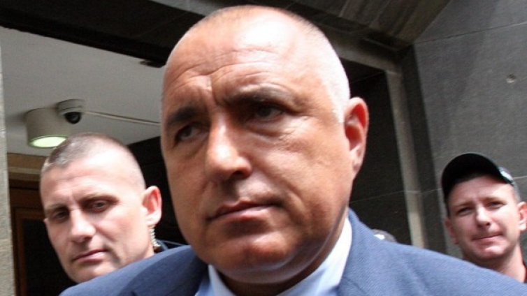 Бяхме за пример, а сега взимаме заем, вайка се Борисов