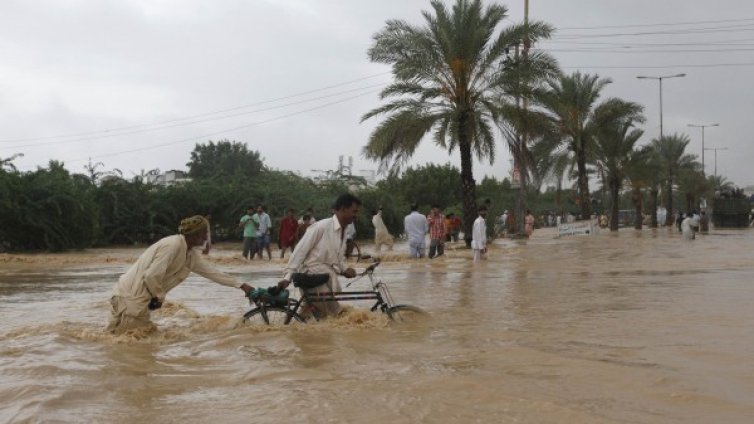 Наводнения отнеха живота на над 61 души в Афганистан