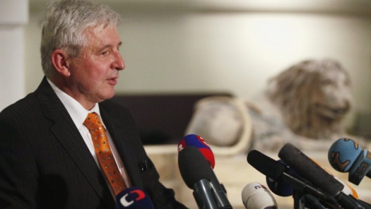 Чешкият кабинет падна, правят нови избори до 2 месеца 