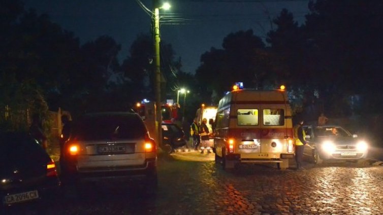 Трима тийнейджъри ранени при катастрофа в Горна баня