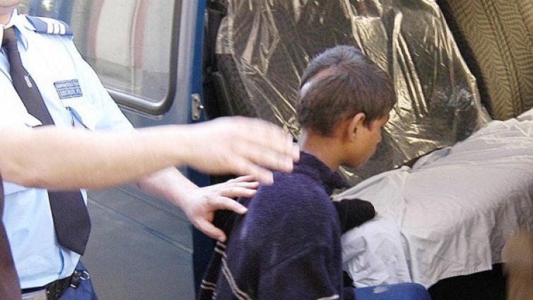 Полицията прибра 11 просещи деца в центъра на Бургас 