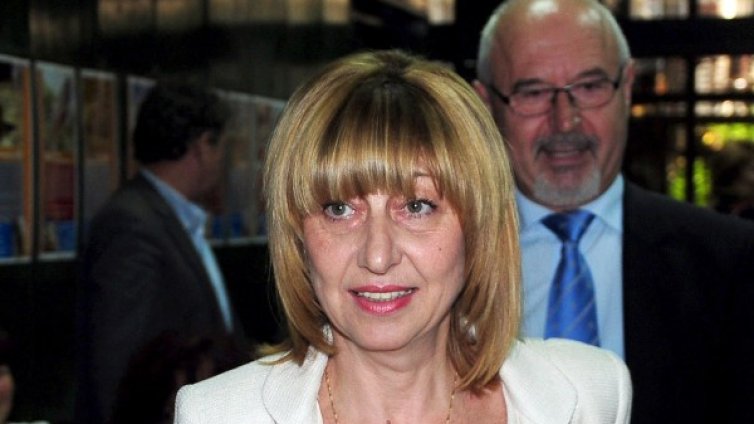 Парите на училищата ще зависят от резултатите, каза Клисарова 