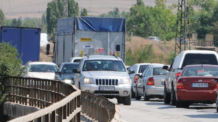Трима загинали в катастрофи през денонощието