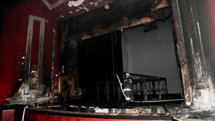 Версиите за пожара в Пловдив: от късо съединение до палеж