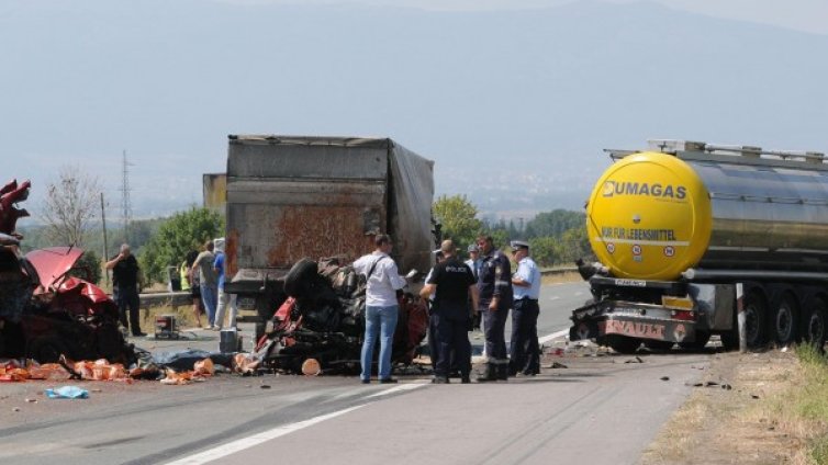 Изписаха от "Пирогов" ранените от катастрофата при гара Яна