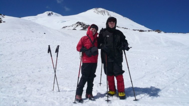 10-годишно българче изкачи кавказкия първенец Елбрус