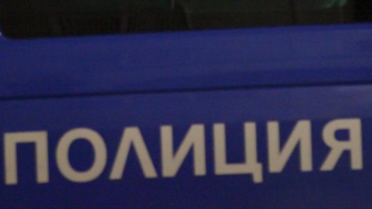 5 бона и златни бижута отмъкнати от къща в Елховско