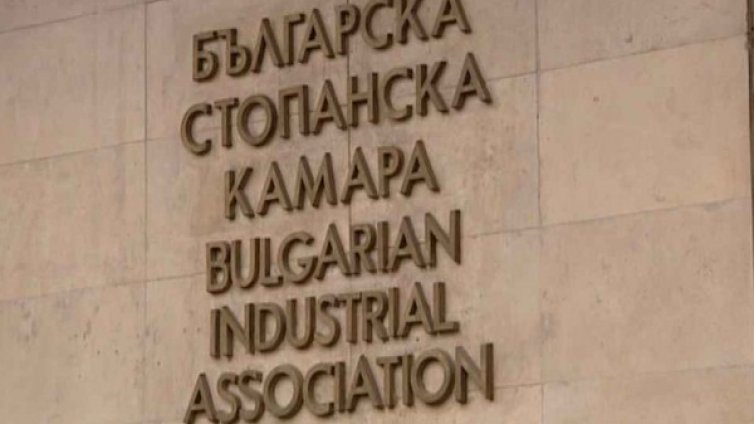 Заплатите в частния сектор нарастват с между 5% и 7%