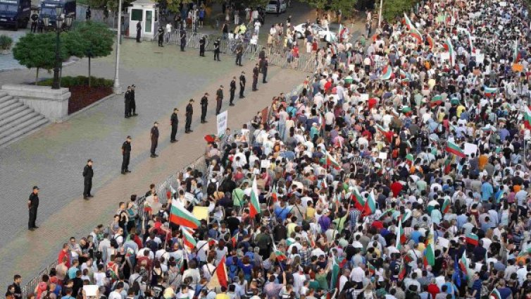 Легендата за спонтанния протест се разпадна, твърди социалист 