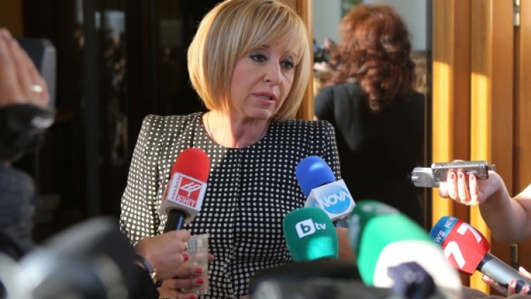 Манолова за протеста: Дясното си мери силите! 