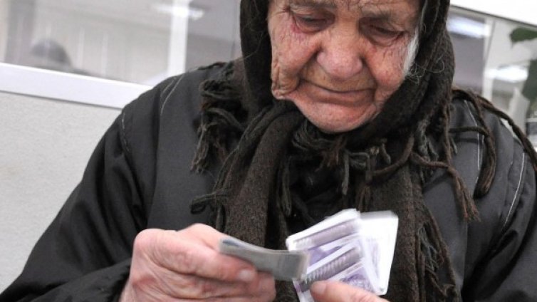 Коледните добавки вероятни. Колко и кога &ndash; скоро