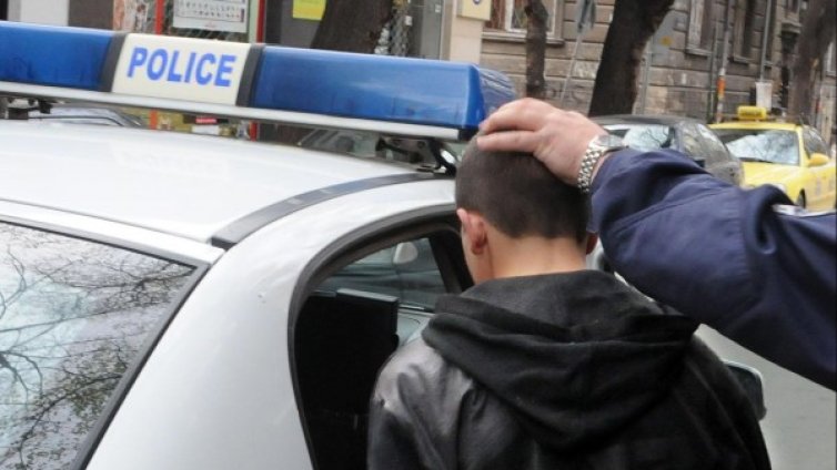 Арестуваха 24-годишен за изнасилване
