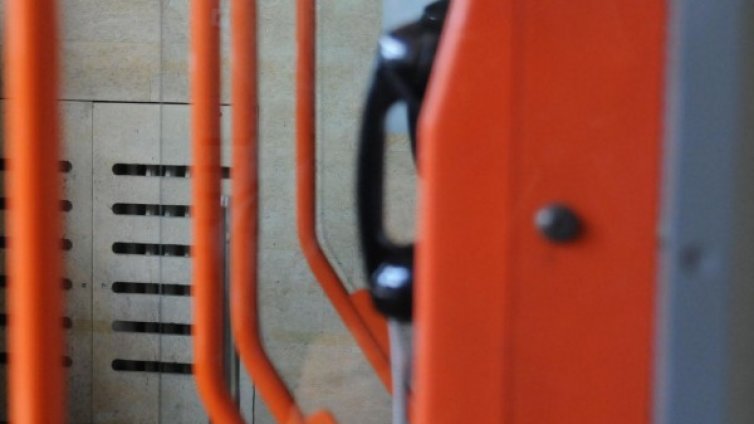 67-годишна даде 8000 лева на измамници