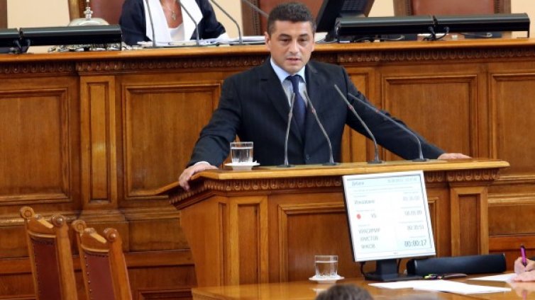 Oбсъждат възможността полицаите да имат право на допълнителен труд