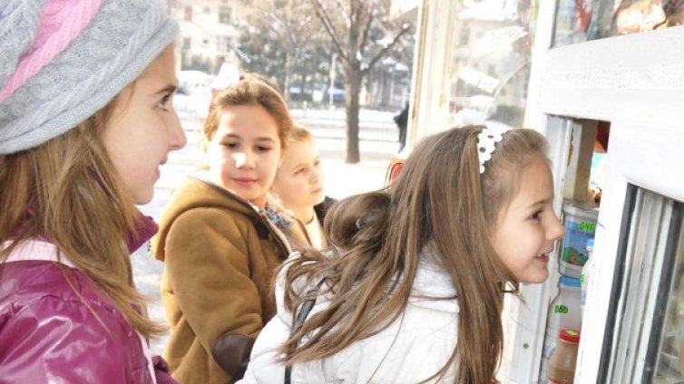 По 20 лева месечно за джобни на малките ученици