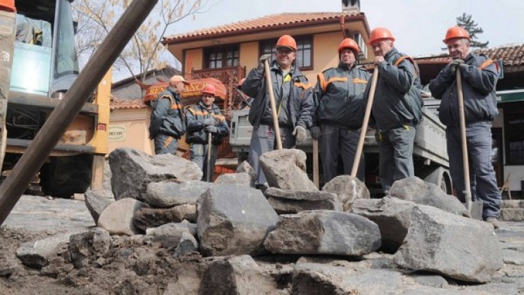 Безработицата през август е 10,7%