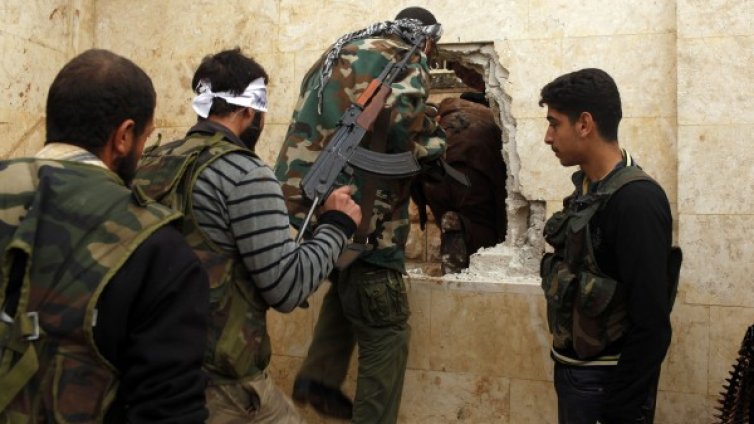 Половината от сирийските бунтовници са екстремисти