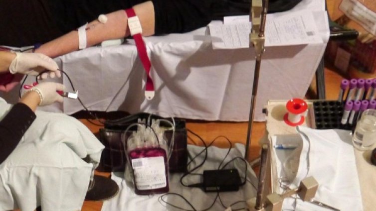 Кръвните центрове пропускат зарази