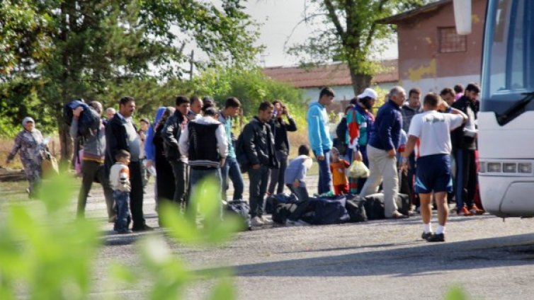 Районен кмет настръхна срещу бежанците във "Враждебна"