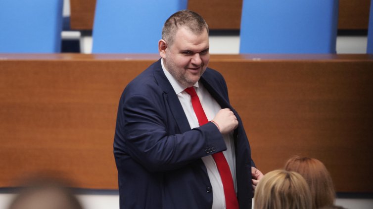 Пеевски атакува ДБ, фабрикували лъжи за негови пътувания