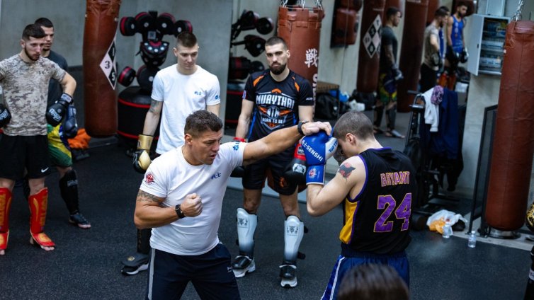 В кадър: Алберт Краус и Анди Зауер тренират бъдещите шампиони