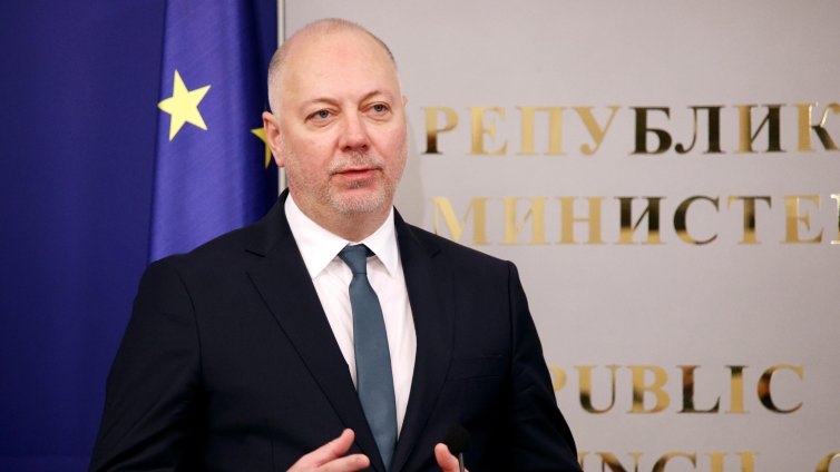 Financial Times: Проруска партия в управляващата коалиция в България