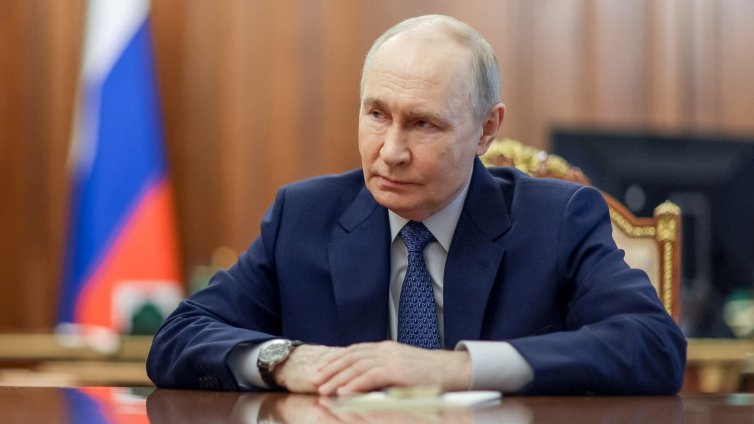 Путин знае, че може да е следващият след Хаменей и Мадуро