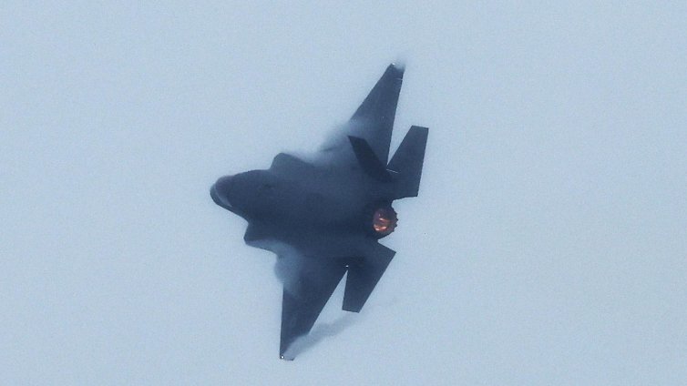 Южнокорейският изтребител-невидимка KF-21 постепенно изважда от употреба US двигателите