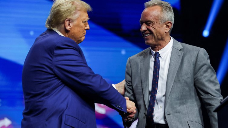 "Антивакс войниците" успяха да стигнат до стените на замъка в САЩ