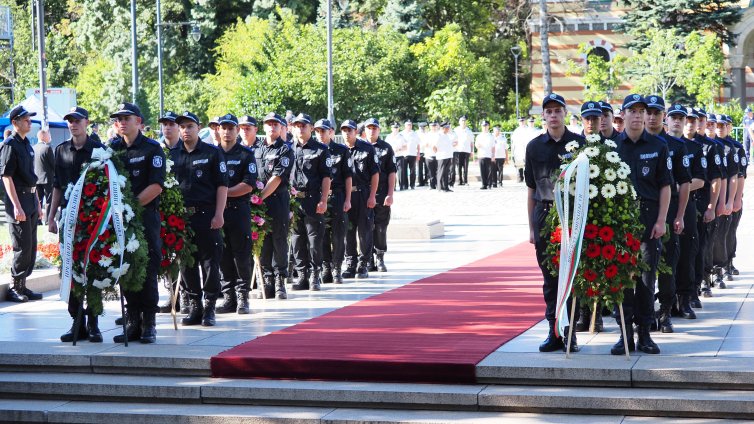В кадър: МВР отбеляза 147 години от създаването си, политиците с честитки