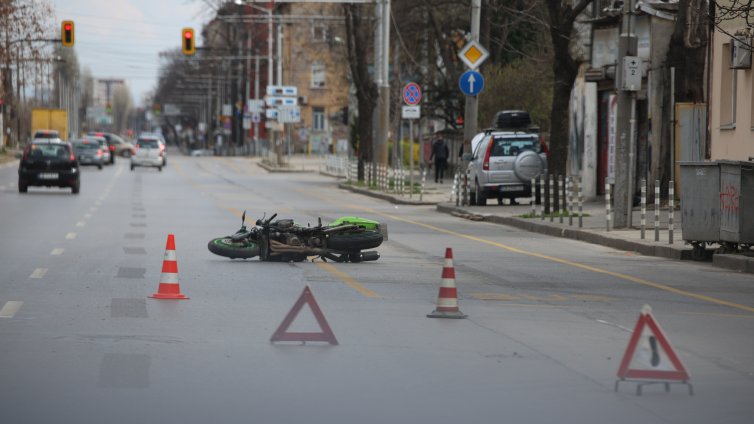 Челен сблъсък и загинал моторист край Царева ливада