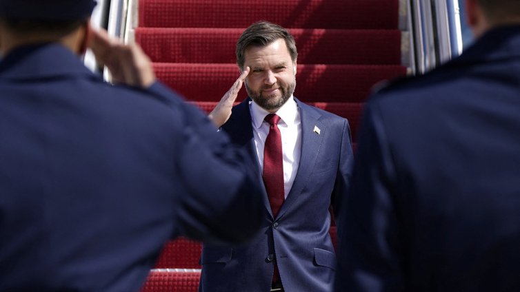 Джей Ди Ванс знае, че войната в Иран застрашава кандидатурата му за 2028 г.