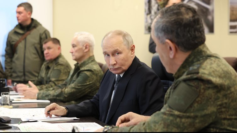 Русия отново предупреди дипломати и чужденци да напуснат Киев